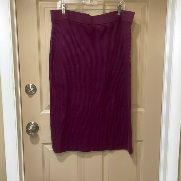 Loft Plus Eggplant knit skirt - SZ 16/18 - Picture 2 of 4